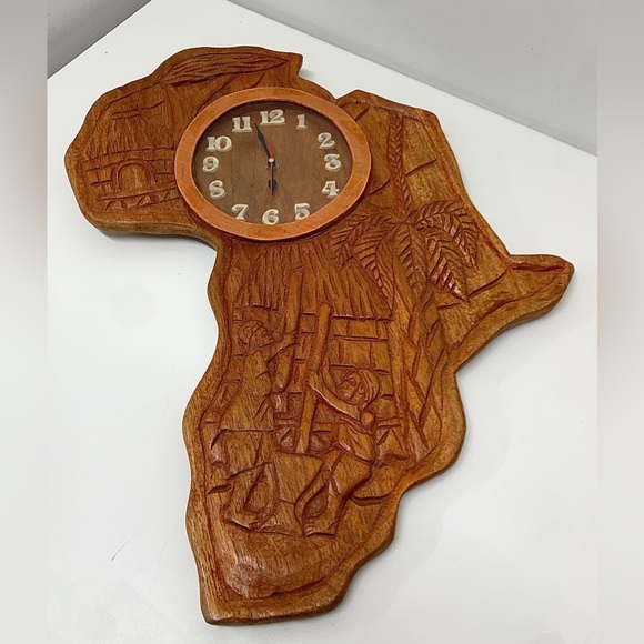 Mid Century Vintage Large Artisan Hand Crafted Wooden Quartz AFRICA Wall Clock - Picture 4 of 16
